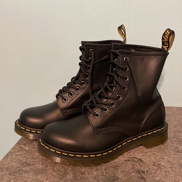 Dr. Martens Women’s 1460 W Black Nappa 8 Eye Boot - Picture 3 of 9
